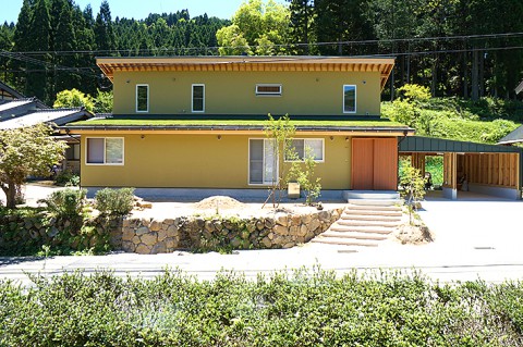 里山の緑の家